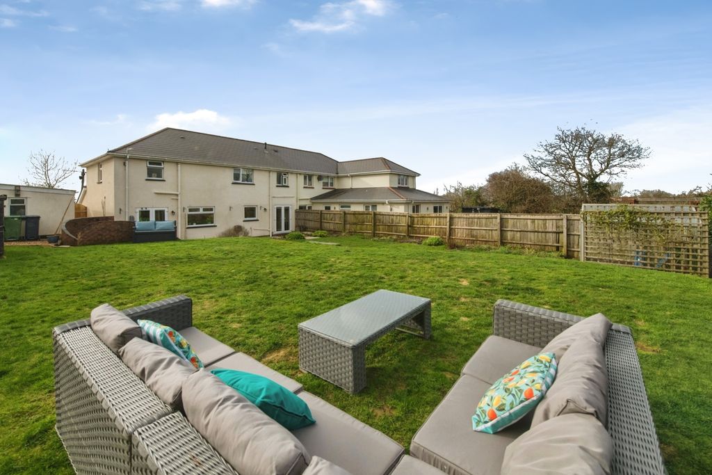 Property photo 3 of 27 Pbox-Img.Jpg