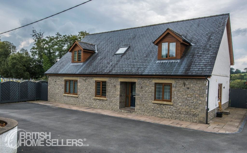 Property photo 3 of 23 Picture No. 11