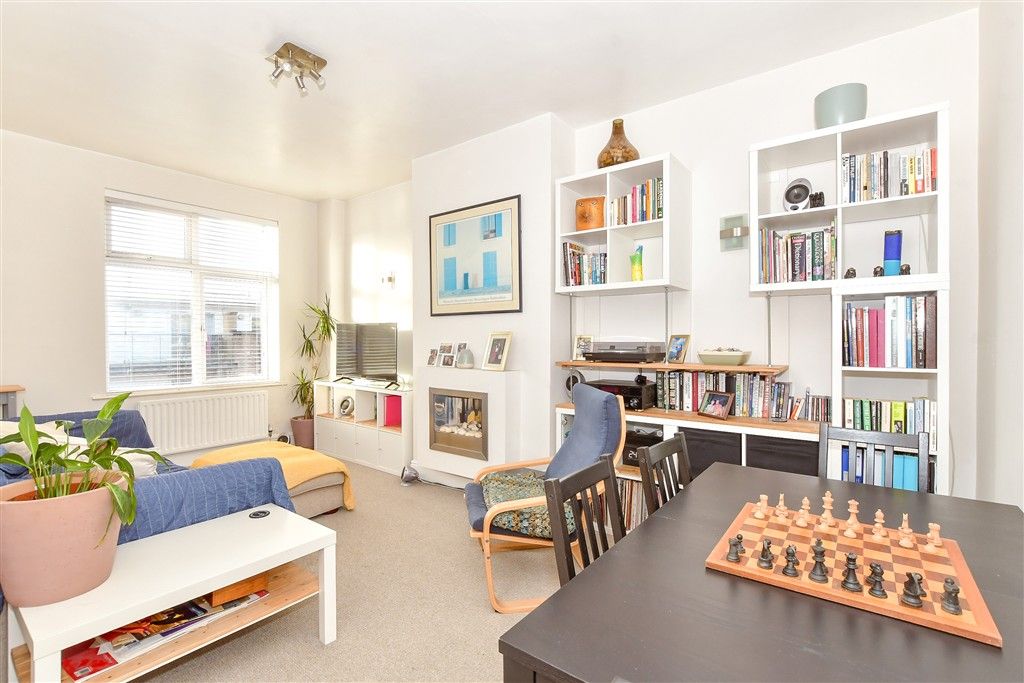 Property photo 1 of 12 Lounge/Diner