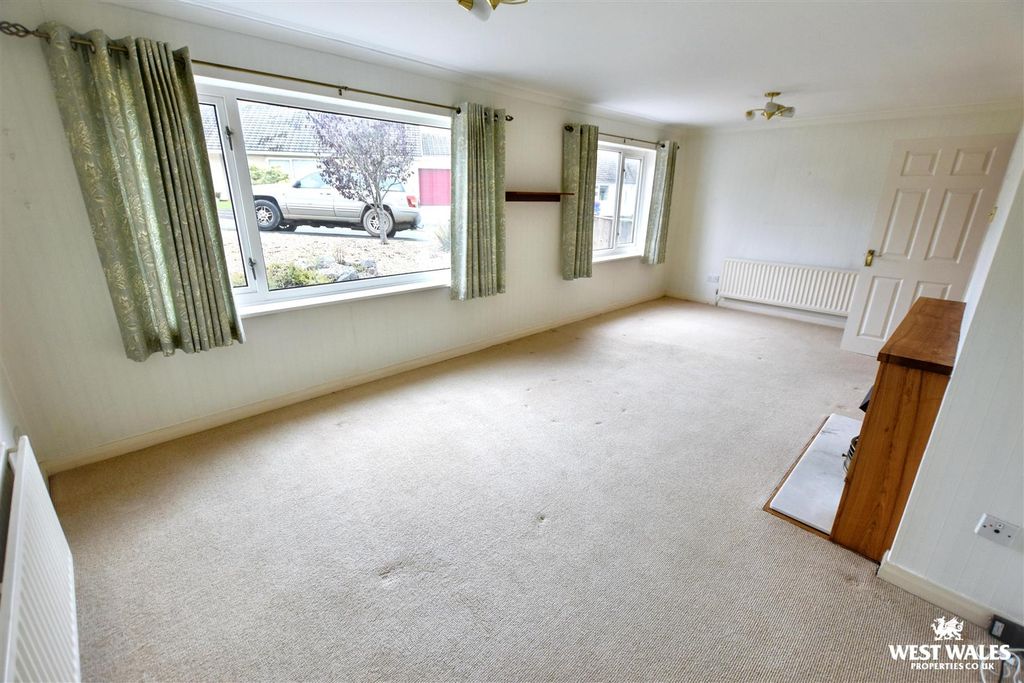 Property photo 2 of 19 19 (17).Jpg