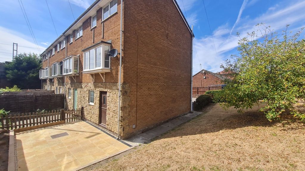 Property photo 2 of 15 Picture No. 27