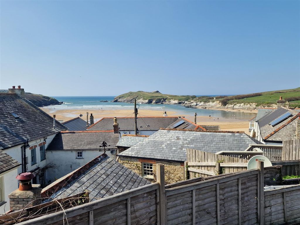 Property photo 3 of 18 Views