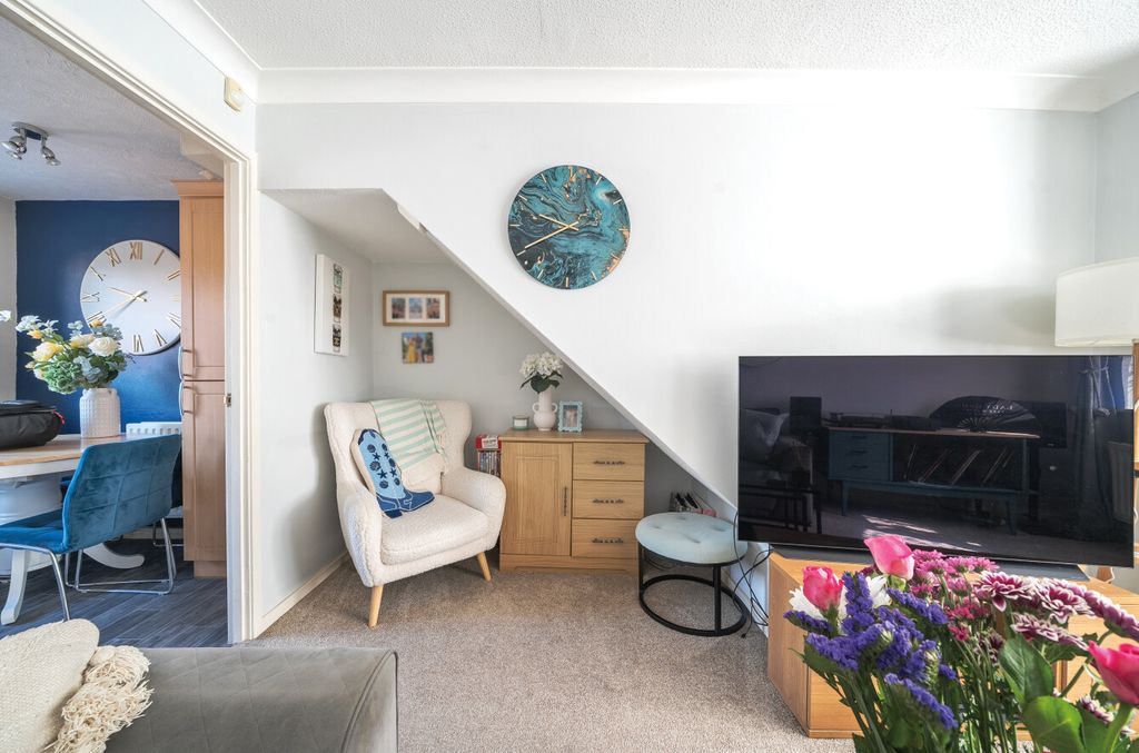 Property photo 3 of 14 1481091-25-6A390B...
