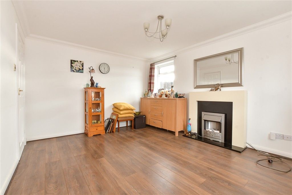 Property photo 1 of 13 Lounge