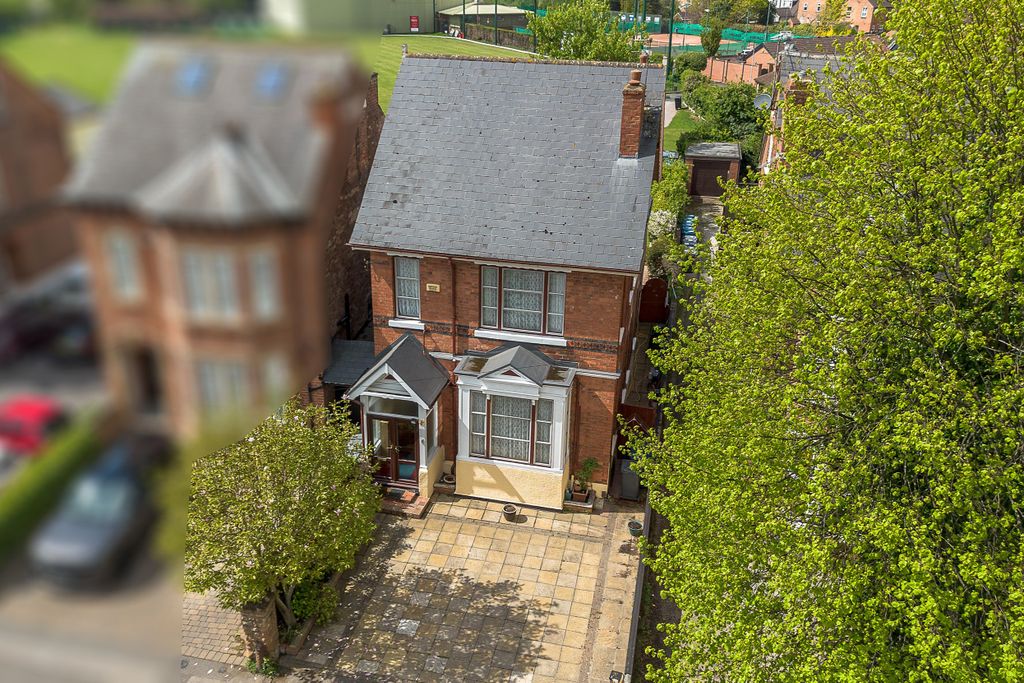 Property photo 1 of 24