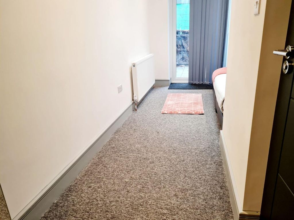 Property photo 3 of 12 Hallway