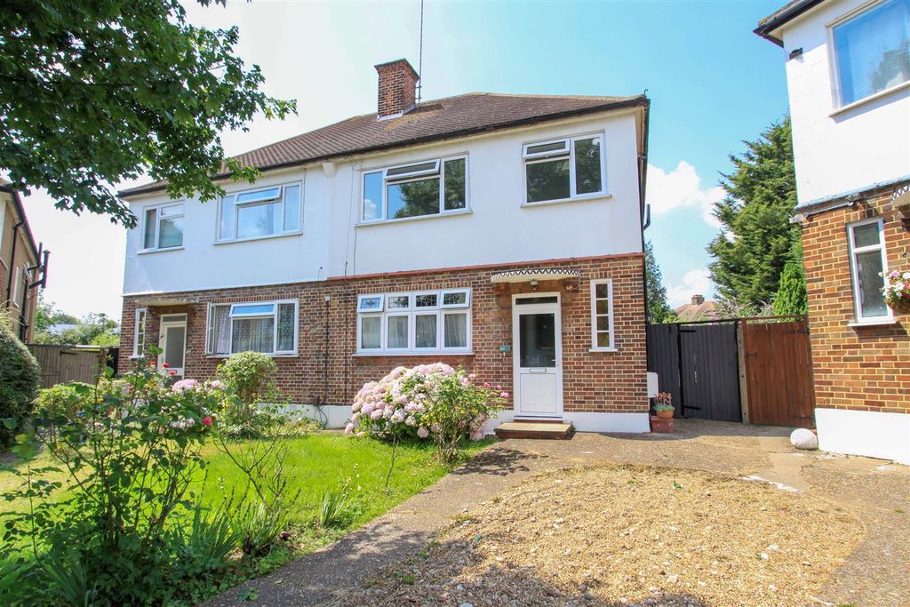 Property photo 1 of 8 External