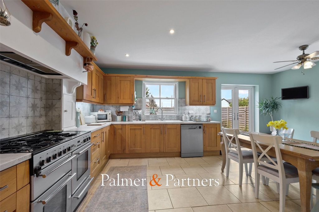 Property photo 2 of 29 Picture No. 08