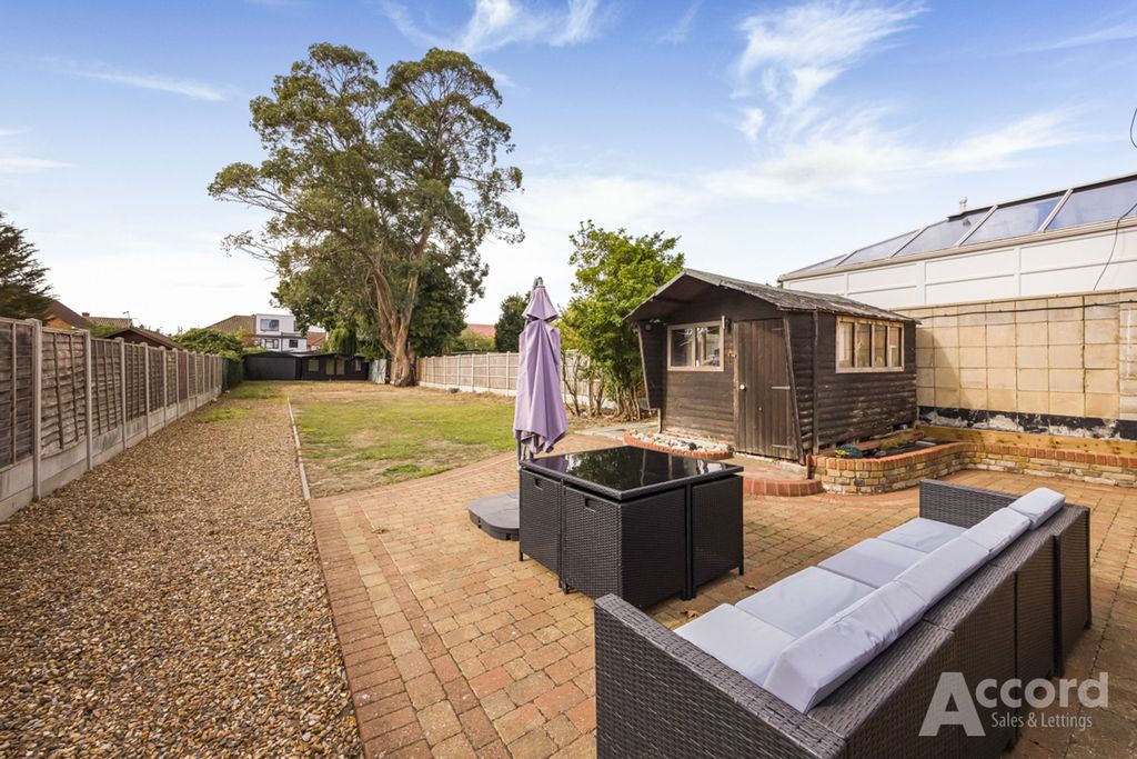 Property photo 2 of 24