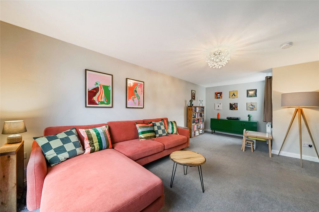 Property photo 2 of 21 Picture No. 16