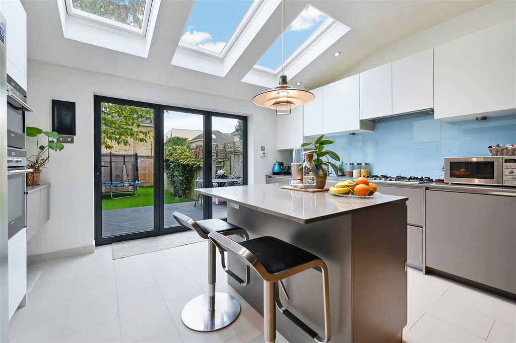 Property photo 1 of 13 Edith Road (11).Jpg