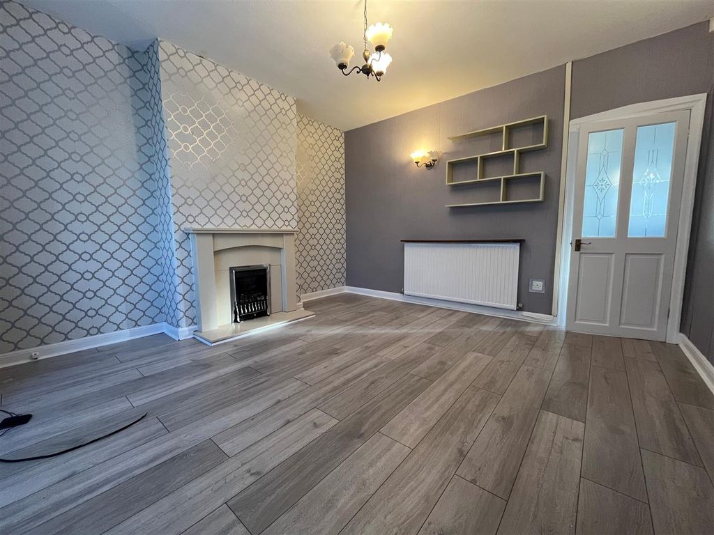 Property photo 3 of 14 2.Jpg