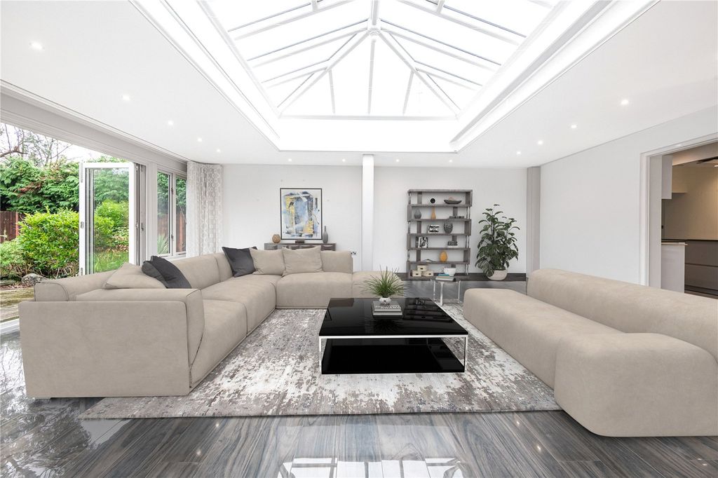 Property photo 2 of 28 Picture No. 25