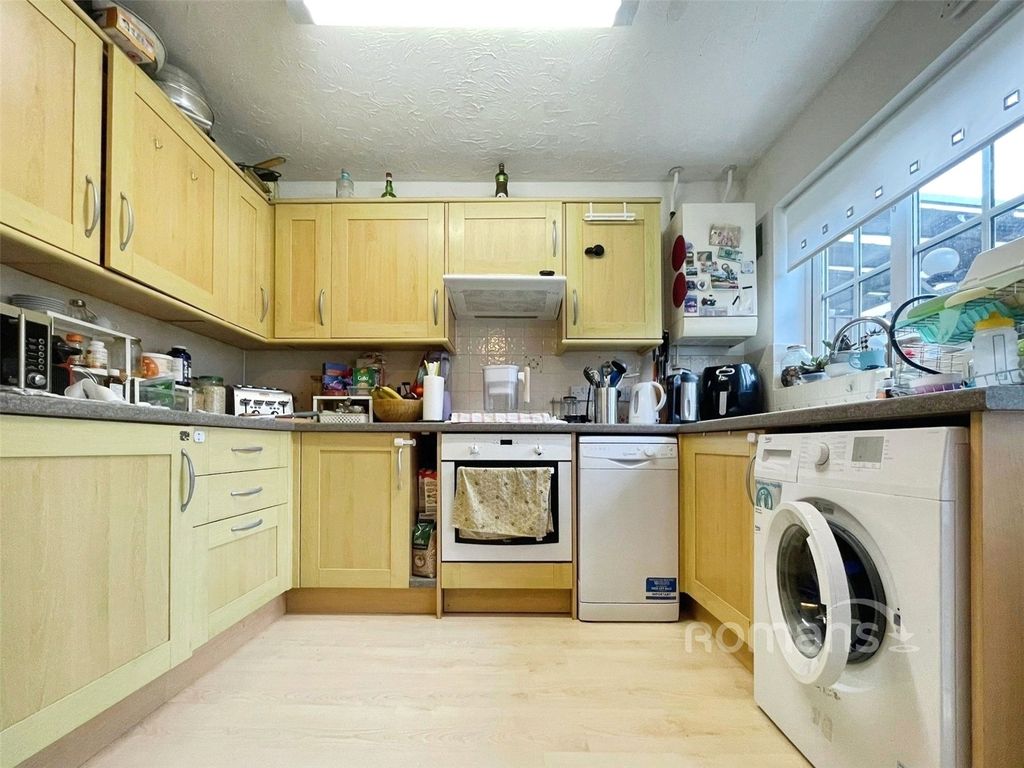 Property photo 2 of 8 Picture No. 05