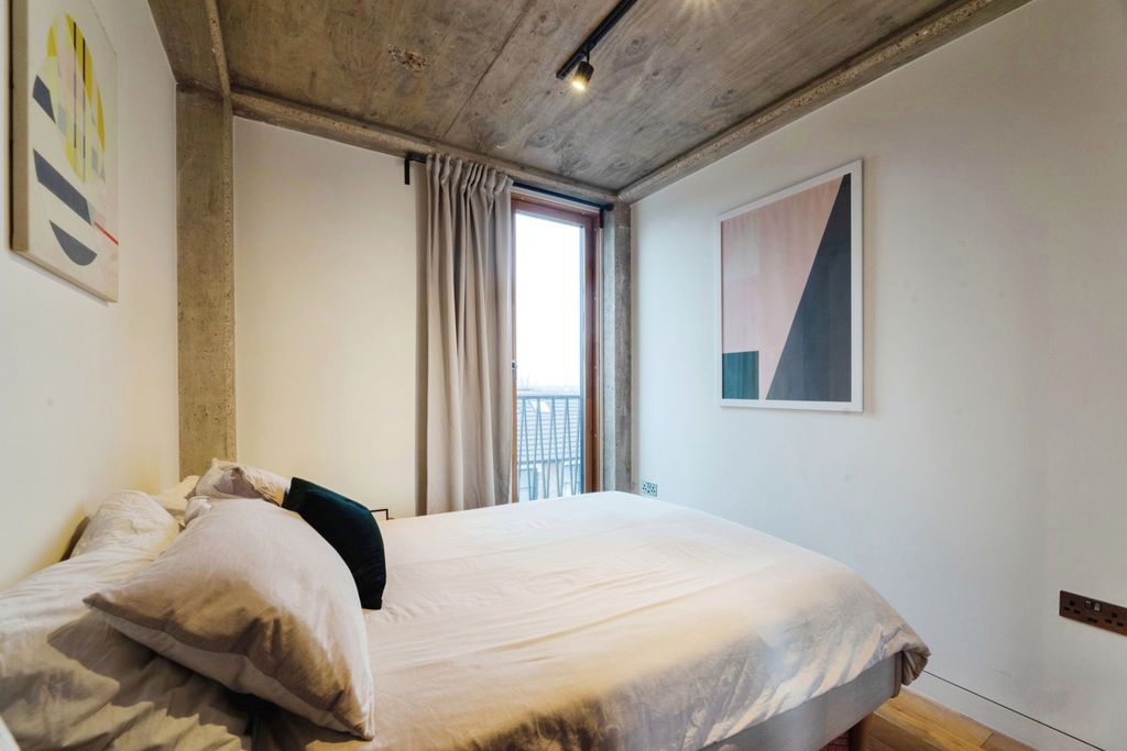 Property photo 3 of 11 3