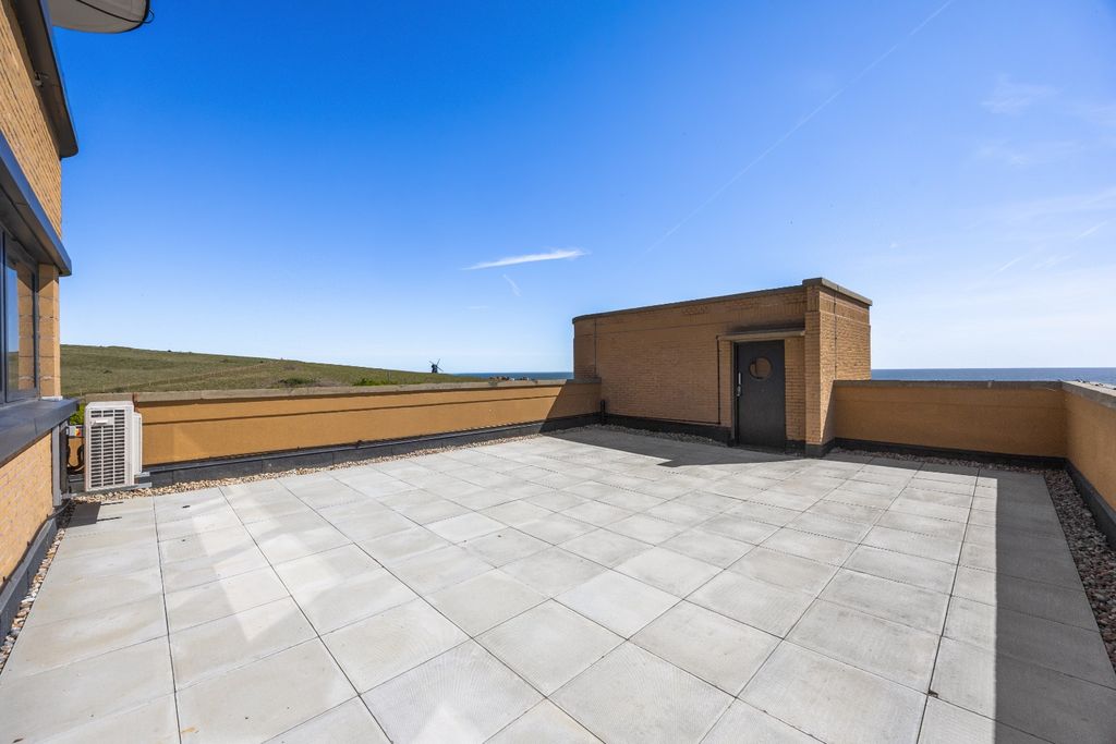 Property photo 2 of 31 5117423