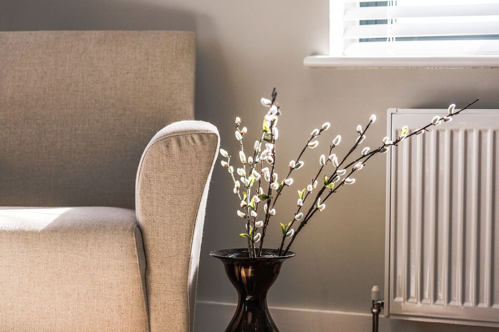 Property photo 3 of 13 Living_Room