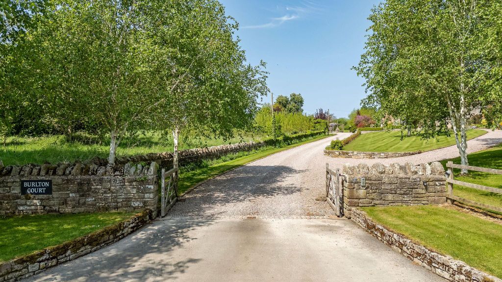 Property photo 3 of 42 Image