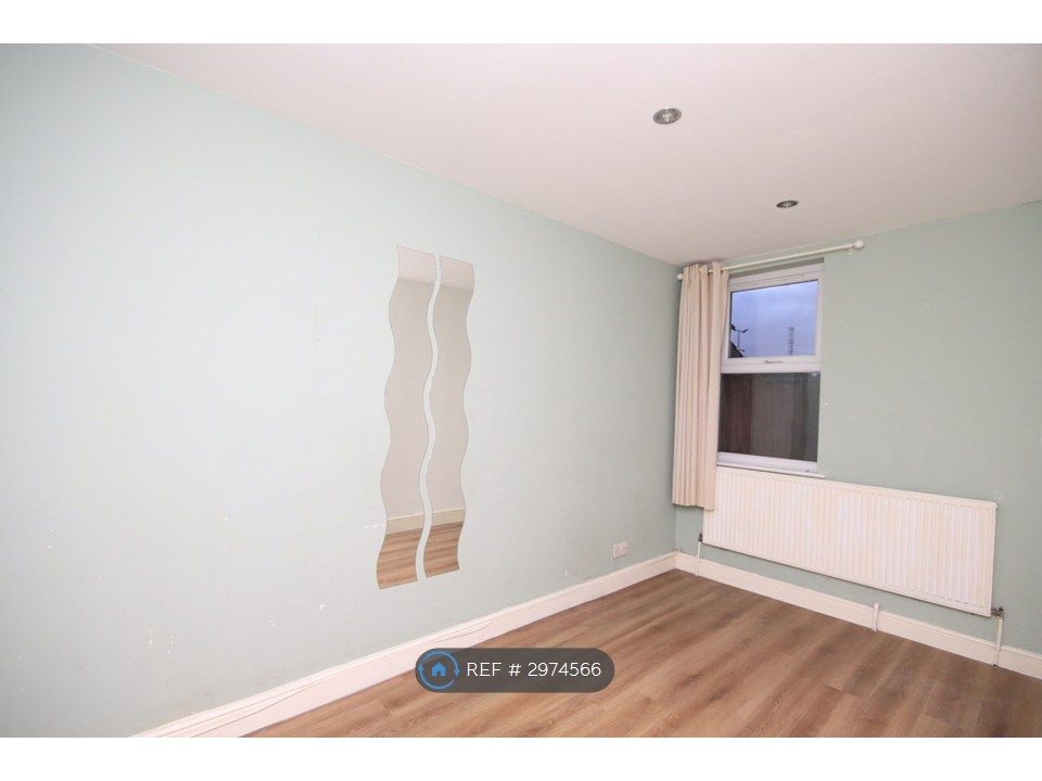 Property photo 3 of 12 Dining Room