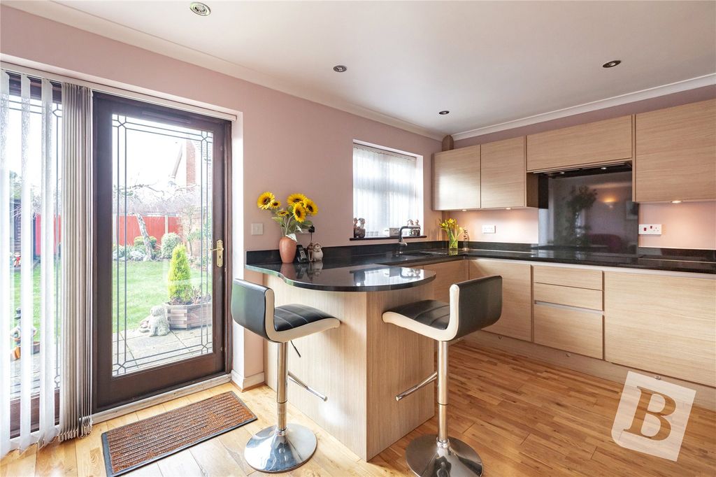 Property photo 3 of 14 Kitchen