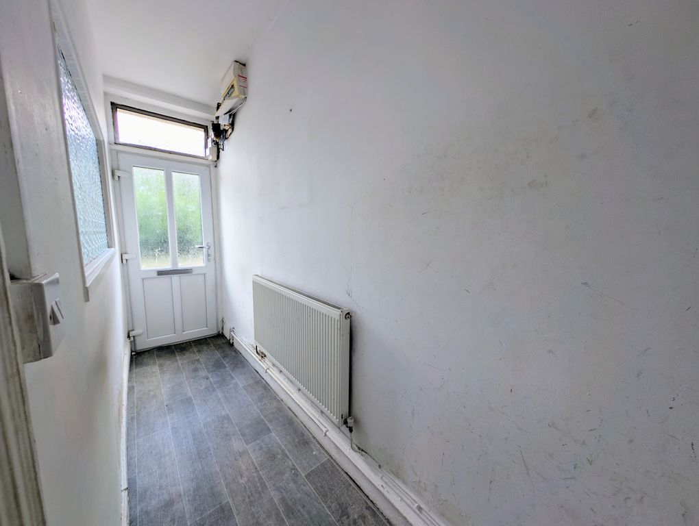 Property photo 2 of 19 Hallway