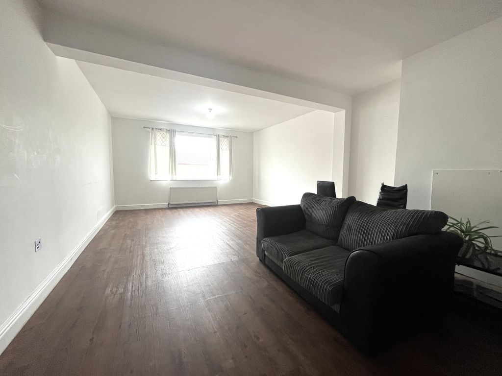 Property photo 2 of 4