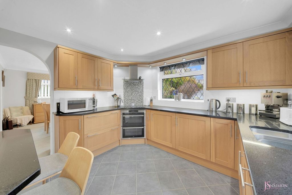 Property photo 3 of 30