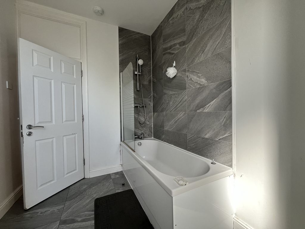 Property photo 3 of 10 Img_1715