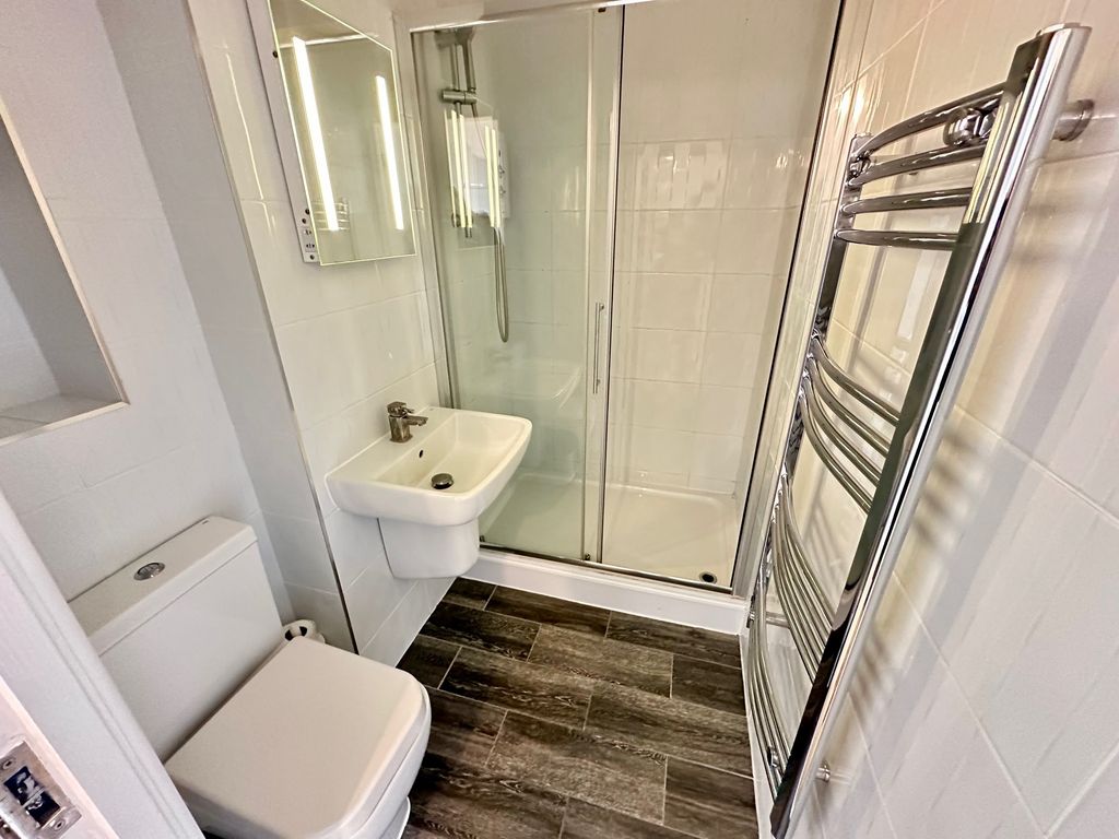 Property photo 3 of 17 Image