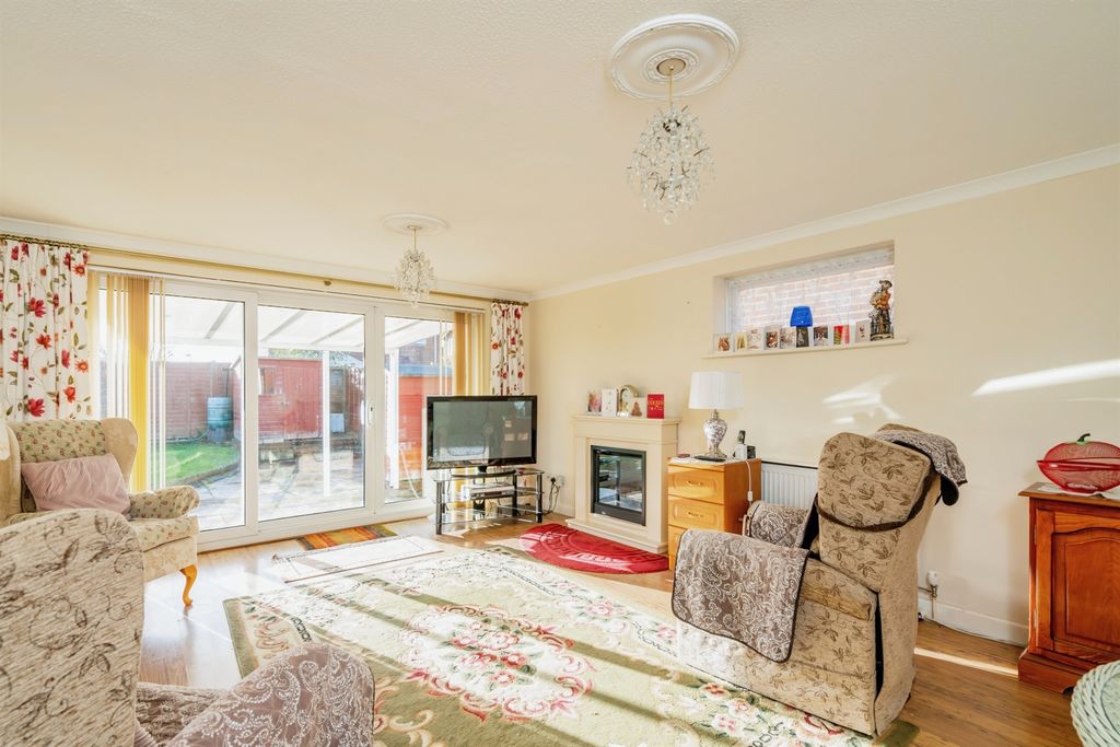Property photo 3 of 13