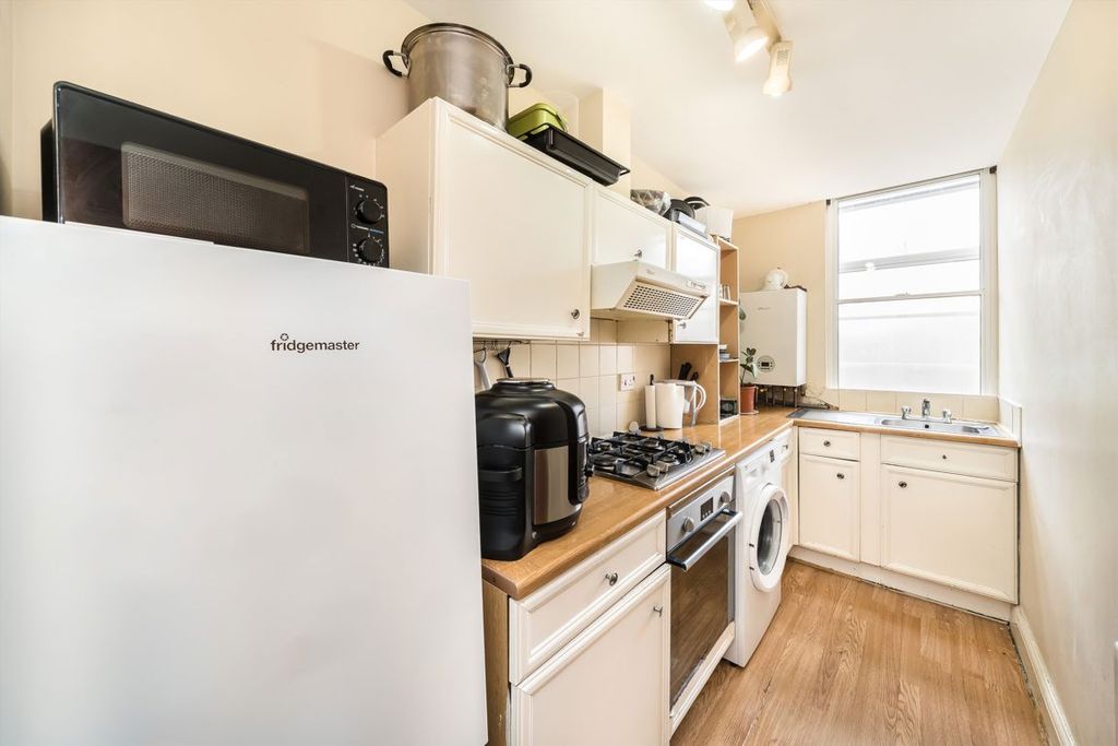 Property photo 2 of 3