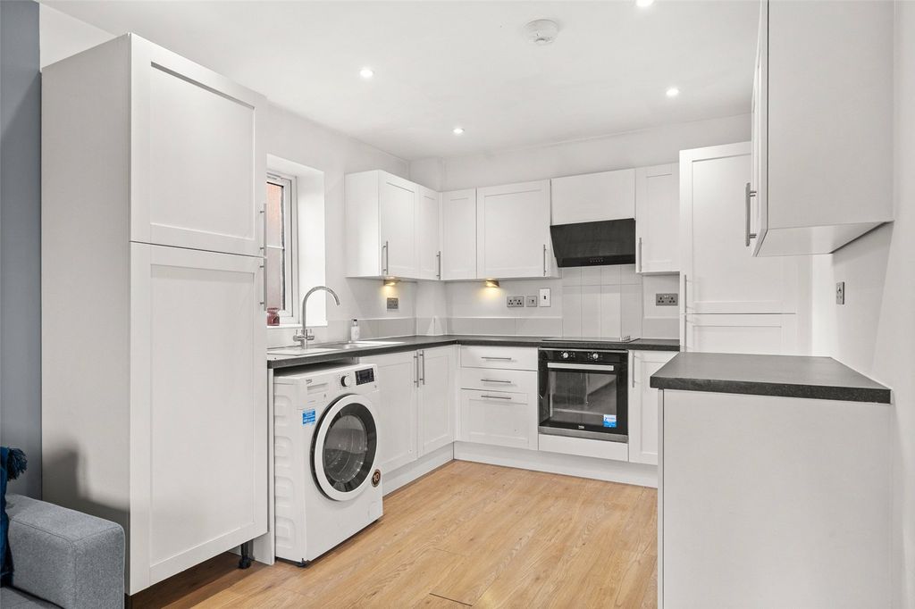 Property photo 3 of 9 Picture No. 06