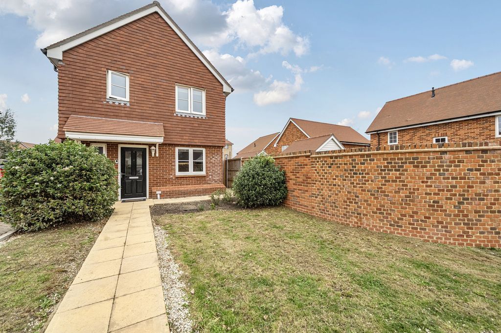 Property photo 1 of 18 Front (1)