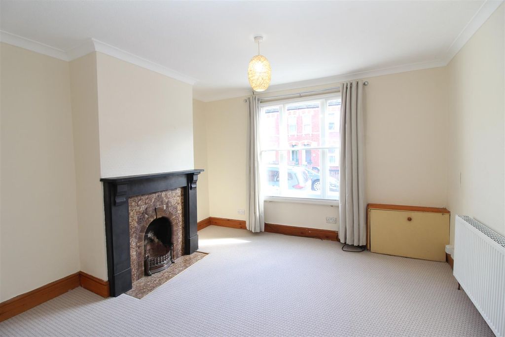 Property photo 2 of 7 Lounge Area