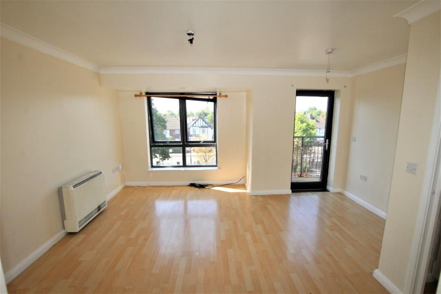 Property photo 2 of 8
