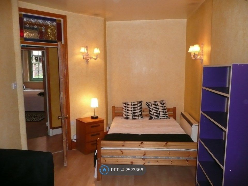 Property photo 3 of 12 Bedroom 3/Living Room