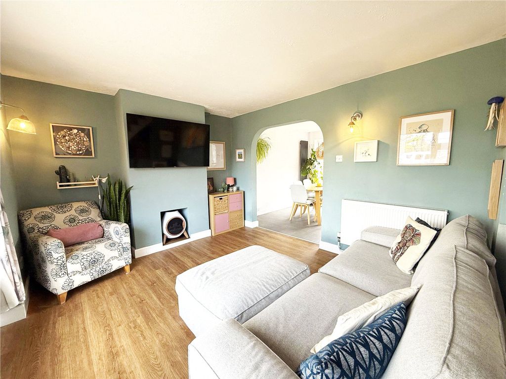 Property photo 3 of 17 Picture No. 27