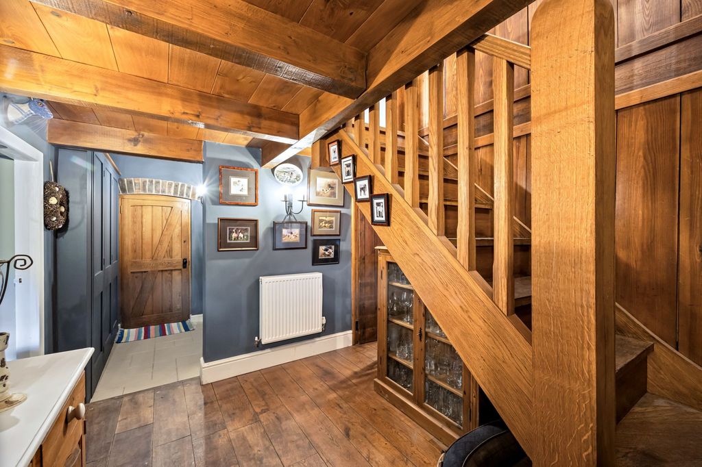 Property photo 3 of 36