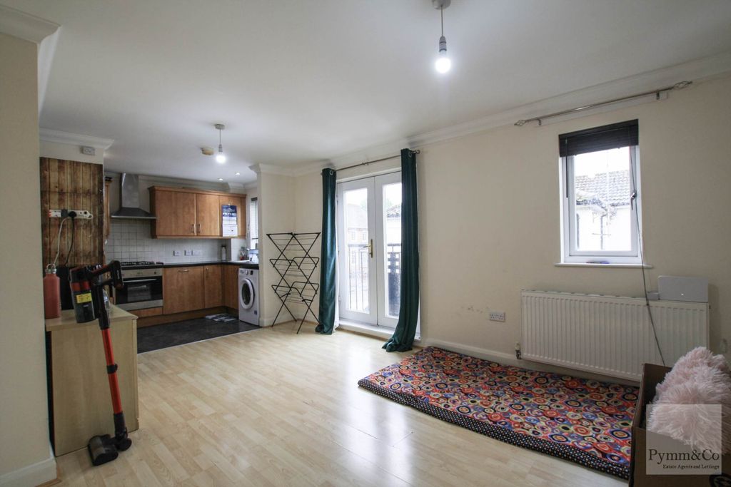 Property photo 2 of 9