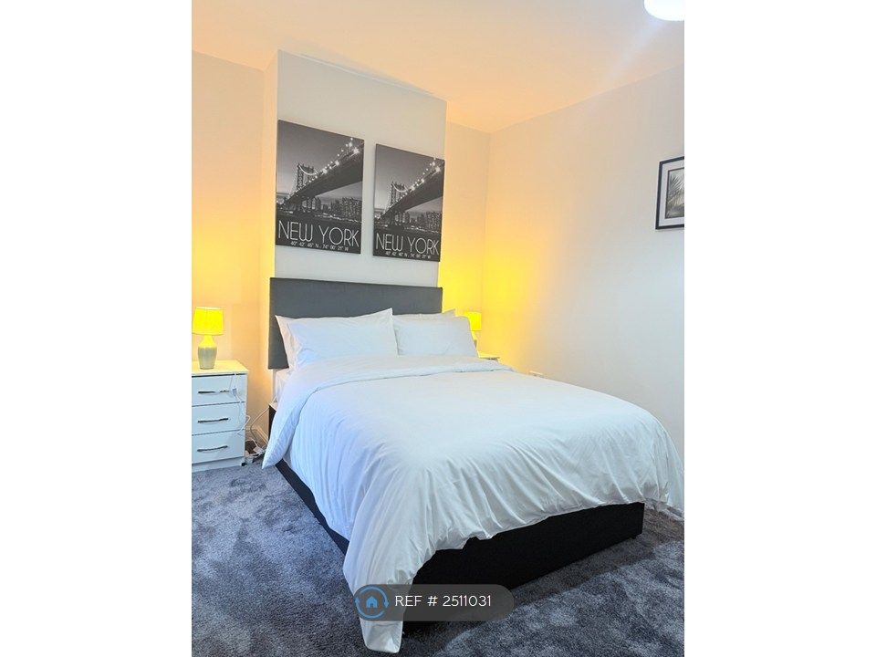 Property photo 3 of 35