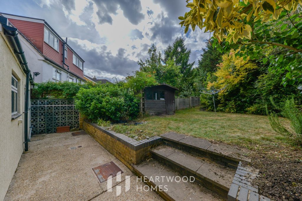 Property photo 2 of 27