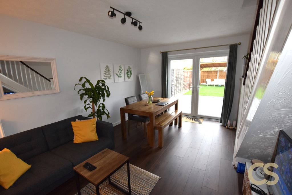 Property photo 2 of 12 2339431