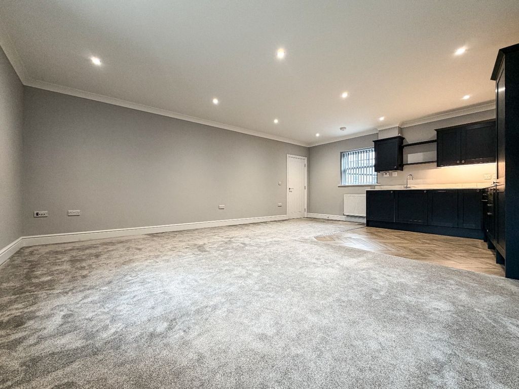 Property photo 3 of 12 4927793