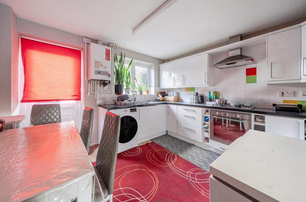 Property photo 2 of 14