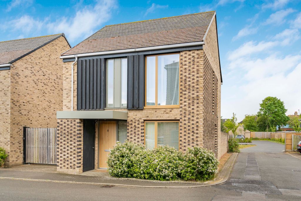 Property photo 1 of 24 2081683