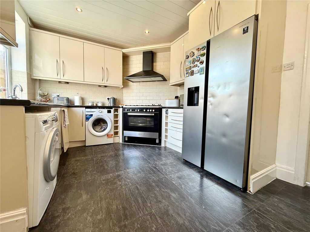 Property photo 3 of 15 Kitchen
