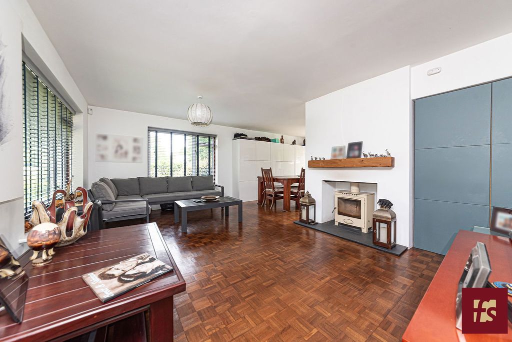 Property photo 3 of 19