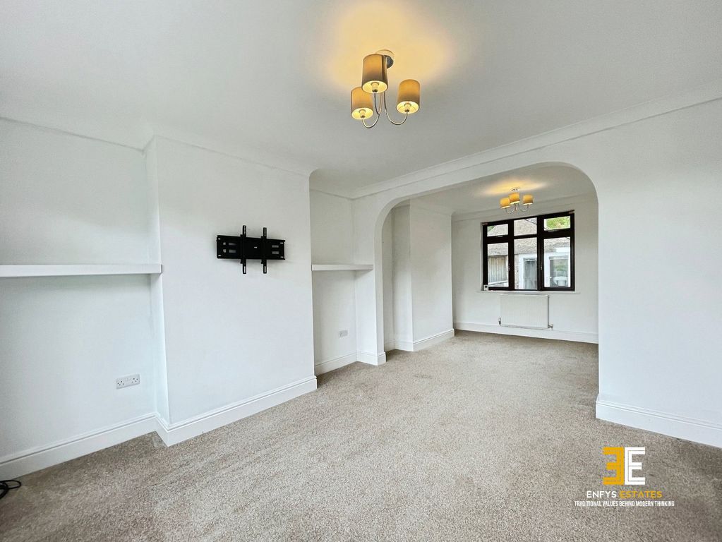 Property photo 3 of 32