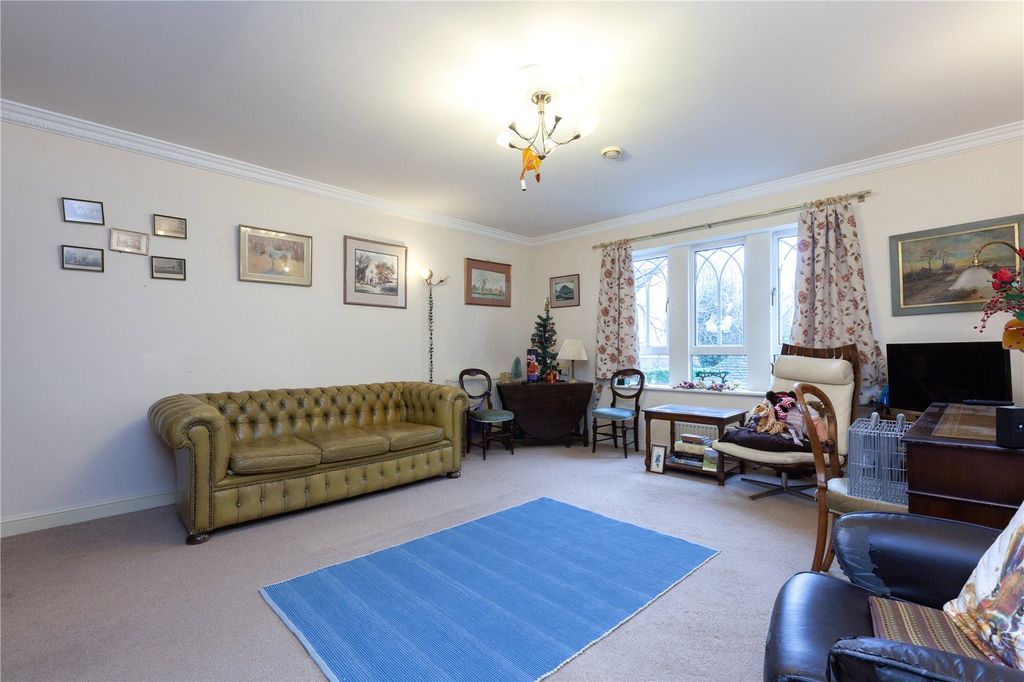 Property photo 2 of 13 Picture No. 11