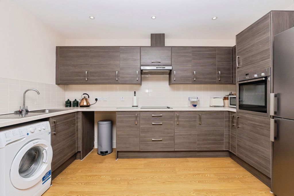 Property photo 3 of 26 Pbox-Img.Jpg